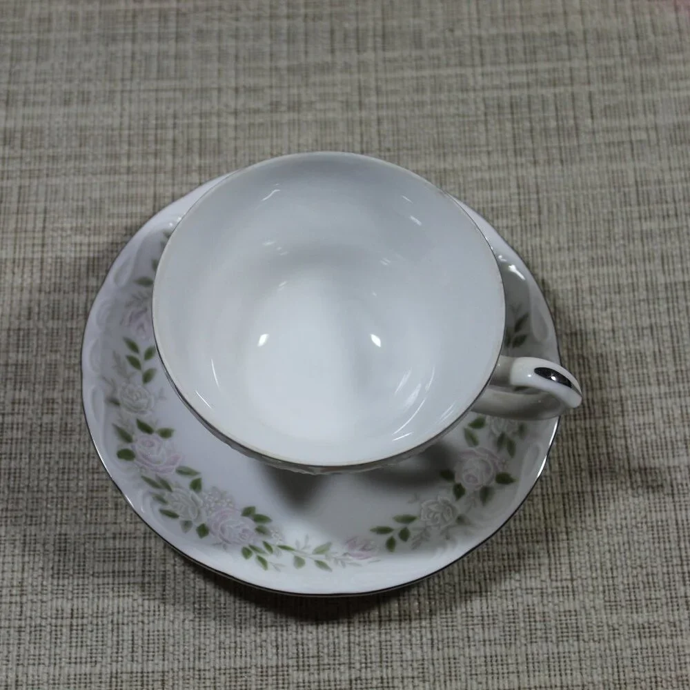 Sheffield Fine China Japan Classic 501 Set of 4 Tea Cups and Saucers